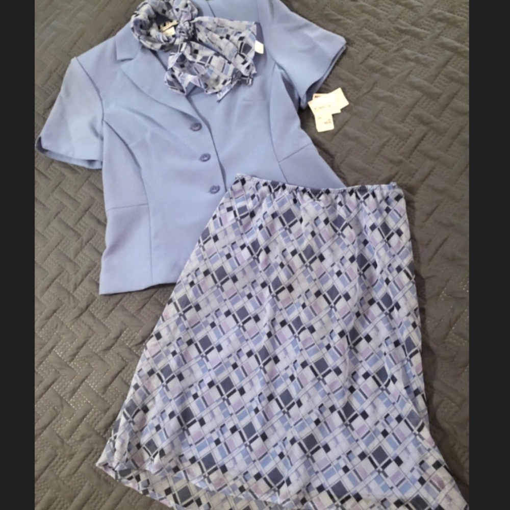 NWT! Skirt Set - includes matching scarf! Size 7/8